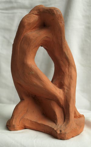 Klaas Pijlman - Beeldje van Terracotta , “Omhelzing” – ca 1980 kopen? Bied vanaf 1!