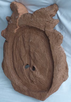 Niet of onleesbaar gesigneerd - Aardewerk (chamotte) en verf, ‘Hoofd’ – hoogte 44 cm kopen? Bied vanaf 1!