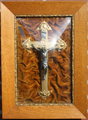 Niet of onleesbaar gesigneerd - Prachtige Bronzen Jezus aan Kruis achter Bol Glas - Fluweel, Brons, Glas kopen? Bied vanaf 1!