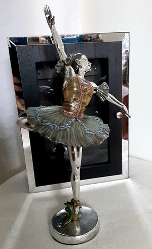 Curiosa - Sieraden kast en sieradenstandaard-ballerina kopen? Bied vanaf 1!