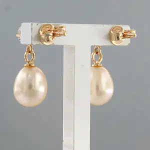 18k rosé gouden oorhangers met parel en briljant geslepen diamant tot. 0.40ct kopen? Bied vanaf 500!