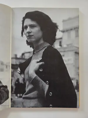 Emmy Andriesse - Beeldroman. Ism JB Charles. kopen? Bied vanaf 20!