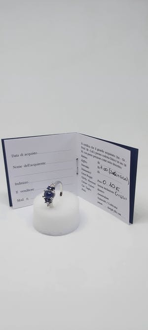18 karaat witgouden ring met saffieren 3.0 ct en diamanten 0.10 ct kopen? Bied vanaf 450!