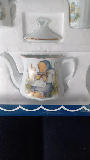 Berta Hummel - Kinderserviesje porselein kopen? Bied vanaf 30!