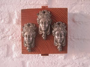 Brons (Onbekend) - De drie Gratiën. kopen? Bied vanaf 30!