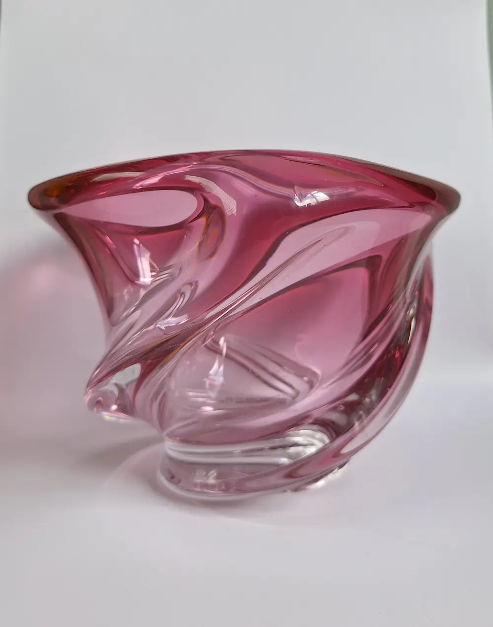AcheterVal-Saint-Lambert - Mooie zware roze schaal? Enchérissez de 100!