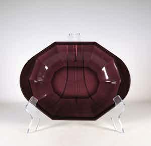 Karel de Bazel - Glas, Paars 10-kantig persglazen schaal verkocht voor € 80!