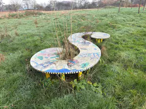 Gertie Janssen - bijzondere gele bank kopen? Bied vanaf 300!