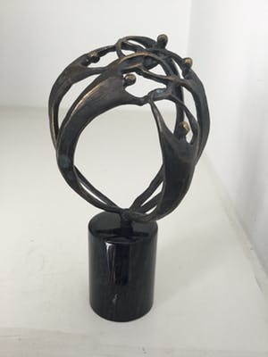 Corry Ammerlaan - Bronzen sculptuur “ De handen ineen “ kopen? Bied vanaf 35!