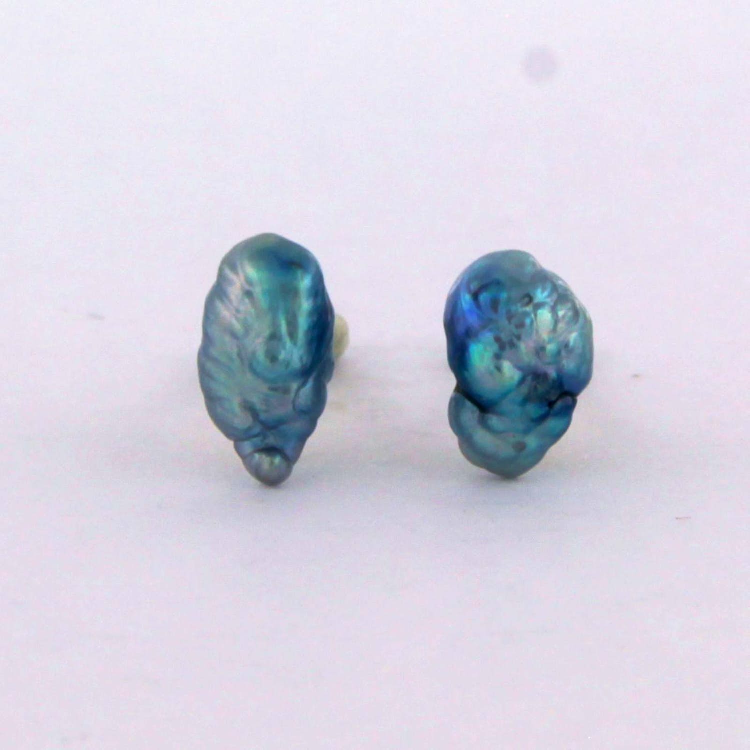 Gele oorknoppen (BWG) met blauwe baroque parels kopen? Bied vanaf 40!