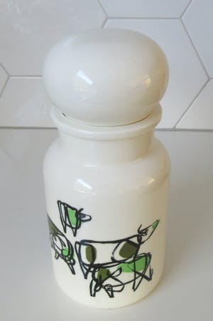 Royal Goedewaagen - Platelen apothekerspot met de afbeelding van gestileerde koeien kopen? Bied vanaf 25!