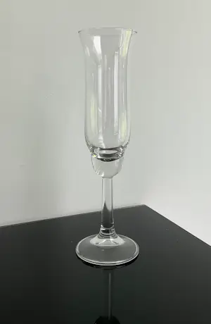 Buy Willem Heesen - Zes Ambassador champagne glazen? Bid from 22!