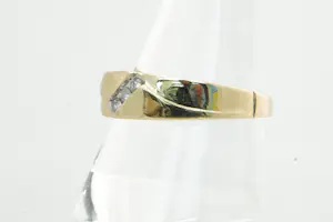 33- Apart vormgegeven 9 Krt gouden fantasie ring met 0.10ct diamant kopen? Bied vanaf 140!
