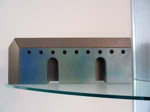 Niet of onleesbaar gesigneerd - Stenen relief “Toscaans Wijnpakhuis" verkocht voor € 1!