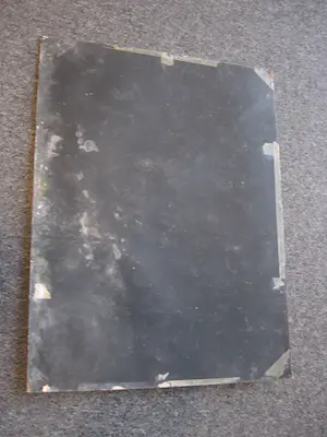 Niet of onleesbaar gesigneerd - Omstreeks 1930 te dateren expressionistisch olieverf stilleven - gesigneerd kopen? Bied vanaf 1!