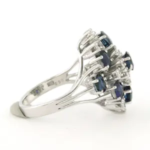 14k wit gouden ring bezet met saffier en briljant geslepen diamanten tot. 0.36ct kopen? Bied vanaf 660!