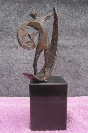 Bernadette Leijdekkers - Abstract bronzen beeld kopen? Bied vanaf 45!