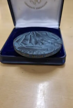 Jos Reniers - Volunteer Medal ‘Pro Deo’ – Jos Reniers | Municipality of Eindhoven 2007 kopen? Bied vanaf 85!