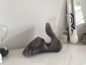 Niet of onleesbaar gesigneerd - Art deco Naturell stone Sculpture , kopen? Bied vanaf 1!