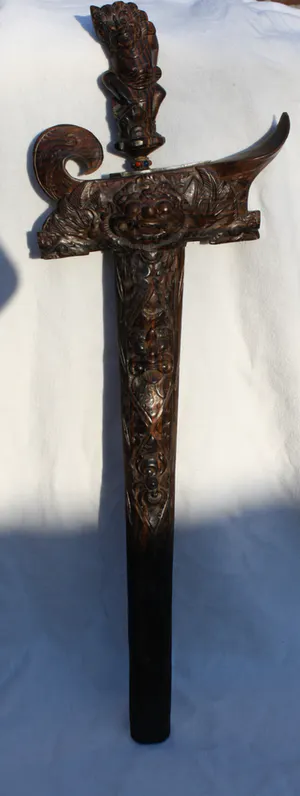 Niet of onleesbaar gesigneerd - Een bijzondere Oude, (LUK 11), Unieke Indonesische Balinese Kris/Keris, kopen? Bied vanaf 1!