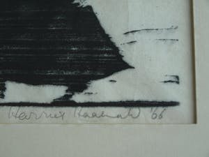 Niet of onleesbaar gesigneerd - Ingelijste houtsnede, Nonnen wandelend in de storm – 1966 kopen? Bied vanaf 1!