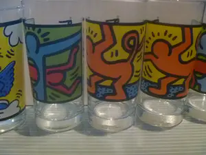 Keith Haring - enkele glazen met illustraties van Keith kopen? Bied vanaf 1!
