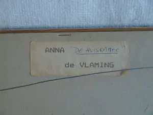 Anneke de Vlaming - Gemengde techniek , De huiskamer – ingelijst - 1996 kopen? Bied vanaf 1!