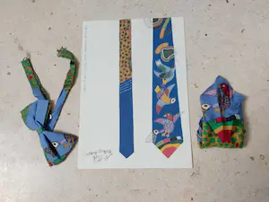 AcheterCorneille - ontwerp voor The Society Shop met bijpassende pochet en strikje in zijde? Enchérissez de 1!