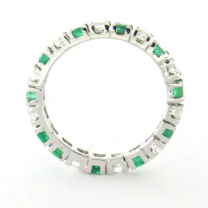 18k gouden eternity ring met smaragd en briljant geslepen diamant tot. 0.40ct kopen? Bied vanaf 650!
