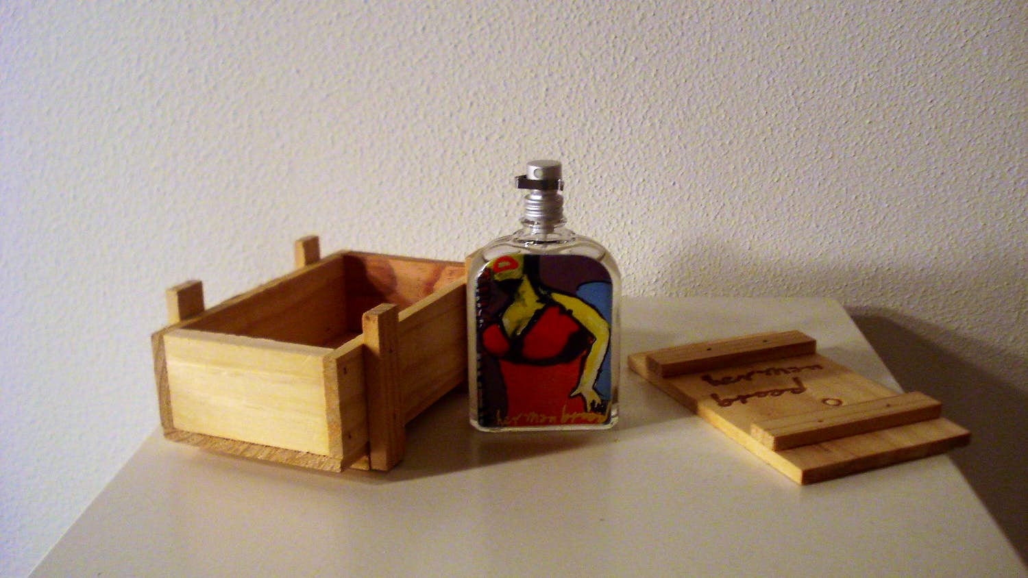 Herman Brood - Herman brood parfum 'Tough Bump' in kistje verkocht voor € 60!