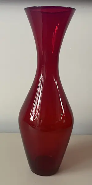 Reijmyre Glasbruk - vintage robijnrode vaas ontwerp Monica Bratt kopen? Bied vanaf 40!