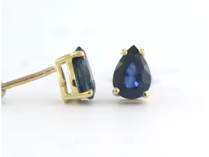 18k geel gouden oorbellen bezet met saffier 1.84 ct kopen? Bied vanaf 300!