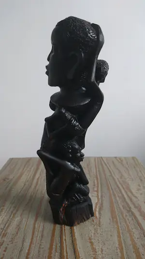 Niet of onleesbaar gesigneerd - Ebbenhouten Afrikaanse levensboom kopen? Bied vanaf 1!