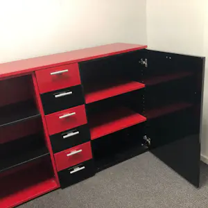 Giulio Cappellini - Design kast 'Sistemi' in rood/zwart kubistische vormgeving (jaren '80) kopen? Bied vanaf 750!