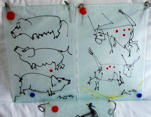 Niet of onleesbaar gesigneerd - 3 op Glas geschilderde werken, Fietsen, Koeien en Varkens - gesigneerd kopen? Bied vanaf 1!