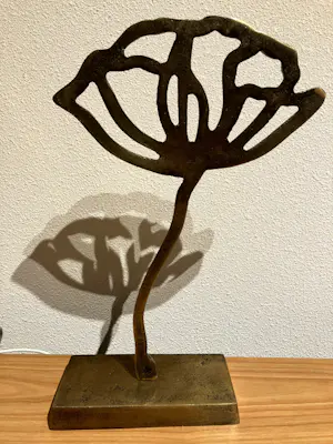 Brons (Onbekend) - Prachtig beeld van een bronzen roos. kopen? Bied vanaf 45!