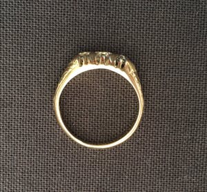 14K Goud - geelgouden antieke ring met drie briljant geslepen diamanten kopen? Bied vanaf 200!