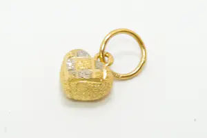 27 - Zeer fijn - hoog gehalte - 20Krt gouden mooi bewerkt hart hangertje kopen? Bied vanaf 70!