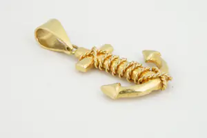 Acheter06 - Fraai gedetailleerde 18 Krt geel-gouden "Anker met kabeltouw" hanger? Enchérissez de 290!