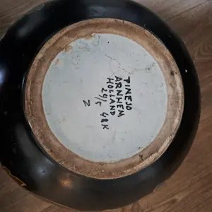 Plateelbakkerij Zuid-Holland - Prachtige pot/ Pinejo/ Arnhem. kopen? Bied vanaf 100!