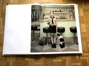 Erwin Olaf - Fotoboek, OWN XXL (Gesigneerd en Genummerd) kopen? Bied vanaf 900!