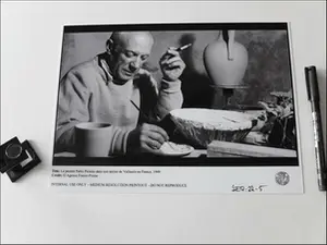 Buy Lucien Clergue - Pablo Picasso in zijn atelier in Vallauris en France, 1949? Bid from 1!