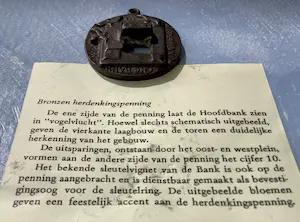 Eric Claus - 10 jarig bestaan bankgebouw op Frederiksplein kopen? Bied vanaf 49!