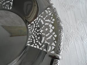 Alessi - Ronde brood / fruit schaal met ajour patroon kopen? Bied vanaf 1!