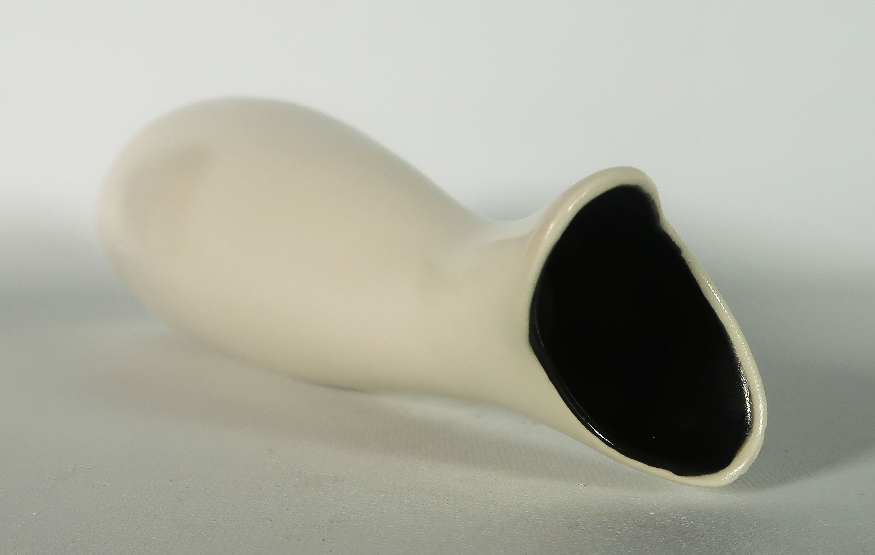 Firma Regout & Co - Aardwerk, Vaasje, ontworpen door Wim Visser kopen? Bied vanaf 1!