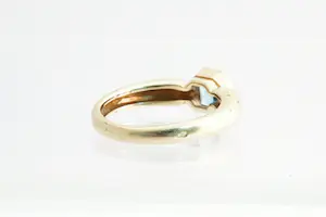 185 -  14 Krt gouden dames ring met licht-blauwe edelsteen - kleine maat! kopen? Bied vanaf 90!