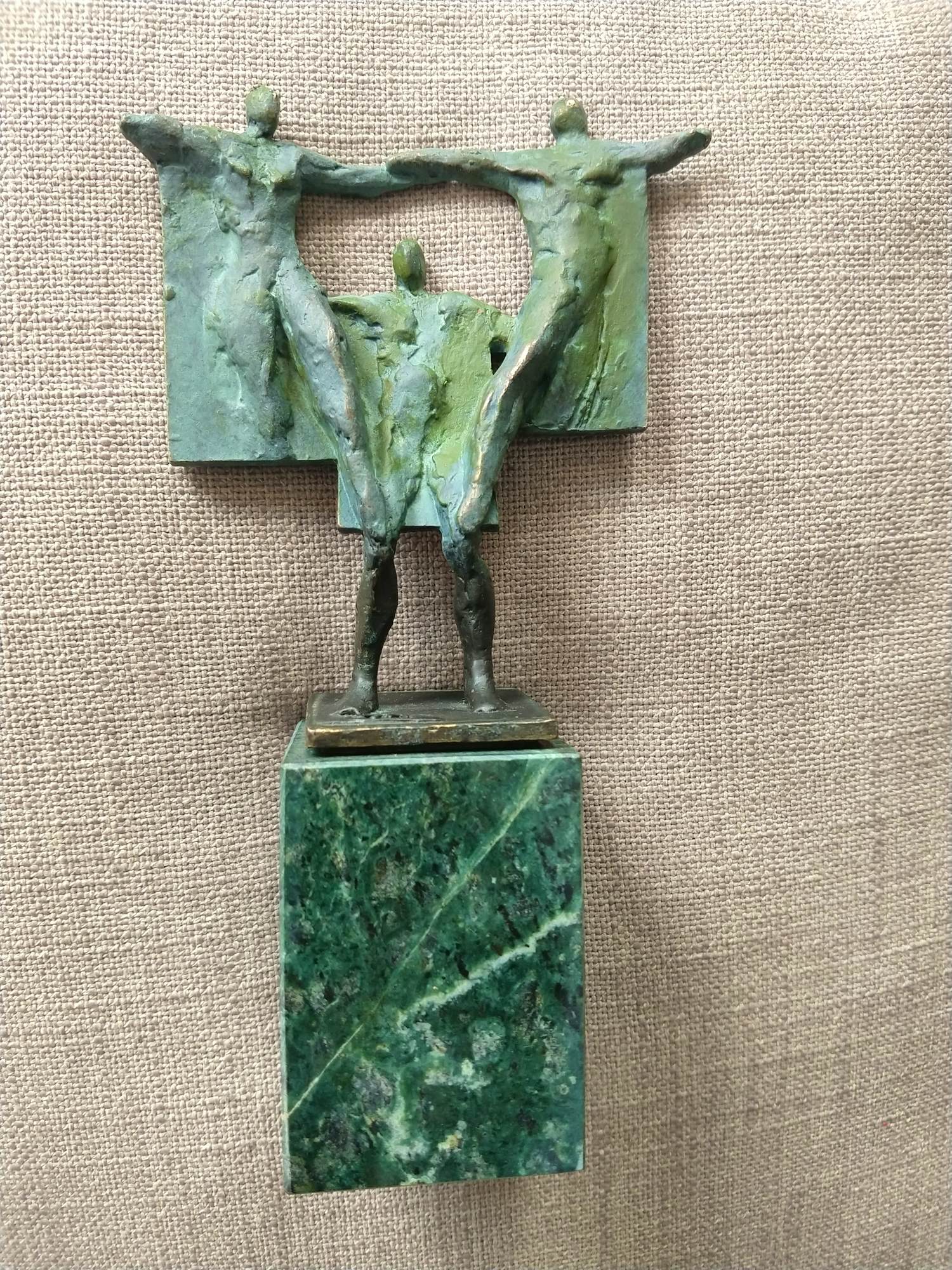 Corry Ammerlaan - Gestileerde figuren in verbondenheid kopen? Bied vanaf 50!