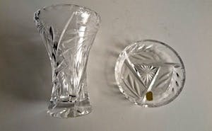 Niet of onleesbaar gesigneerd - 8x Decoratiekristal: 4 RCR Italiaanse Parfumflesjes, Russische Hoorn, Vaas e.a. kopen? Bied vanaf 1!