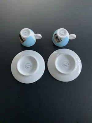 Acheterilly Art Collection - Vier ILLY espresso kop-en-schotels? Enchérissez de 28!
