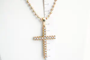 71 - Fraai 18 krt  roségouden collier en grote diamanten kruishanger (ca. 2 ct) kopen? Bied vanaf 1860!